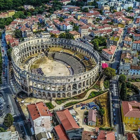 Colosseum View * Pula