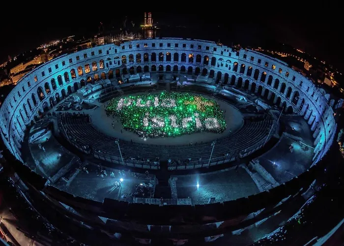 Colosseum View * بولا