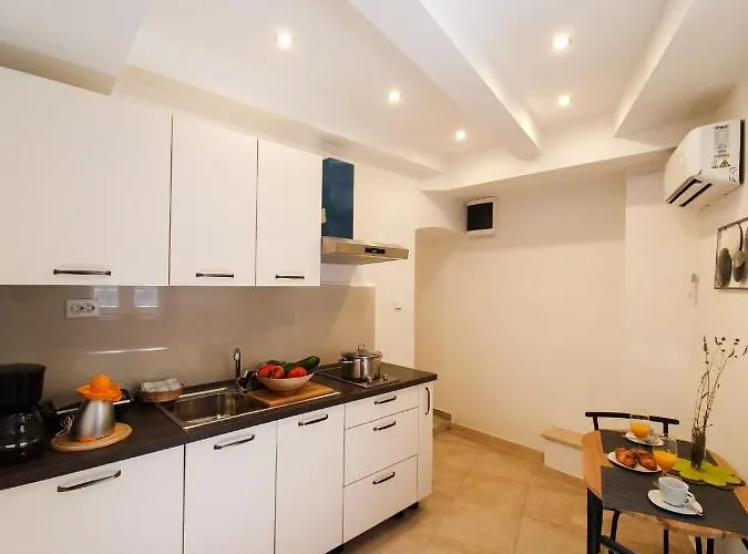 Colosseum View * Pula