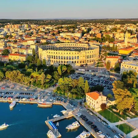 Apartment Colosseum View Pula